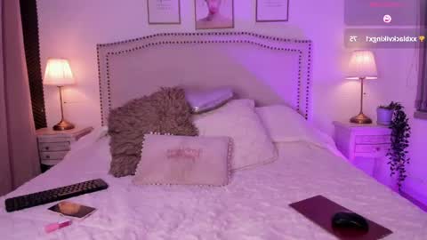 Onlyfans isa bella 23 online show from 04-28-26, 02:27