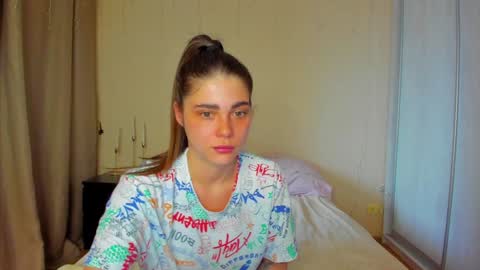 Snapshot of bella_foryou chatting on 01-12-25, 07:21 NastyaThere are legends that in this room all your wishes can come true  Private is Open online show from 01-12-25, 07:21