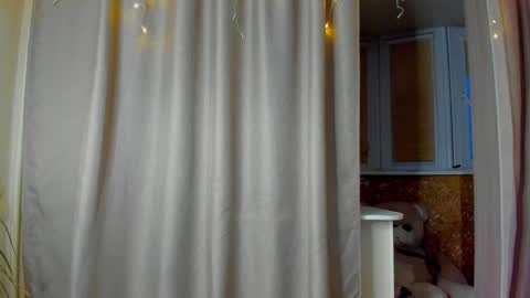 Snapshot of bella_foryou chatting on 01-28-25, 11:28 NastyaThere are legends that in this room all your wishes can come true  Private is Open online show from 01-28-25, 11:28