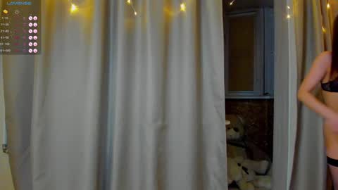 Snapshot of bella_foryou chatting on 02-01-25, 01:23 NastyaThere are legends that in this room all your wishes can come true  Private is Open online show from 02-01-25, 01:23