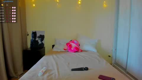 Snapshot of bella_foryou chatting on 02-12-25, 04:12 NastyaThere are legends that in this room all your wishes can come true  Private is Open online show from 02-12-25, 04:12