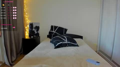 Snapshot of bella_foryou chatting on 09-11-25, 12:22 NastyaThere are legends that in this room all your wishes can come true  Private is Open online show from 09-11-25, 12:22
