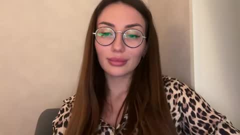Snapshot of bella_foxxi chatting on 12-02-24, 03:47 bella_foxxi online show from 12-02-24, 03:47