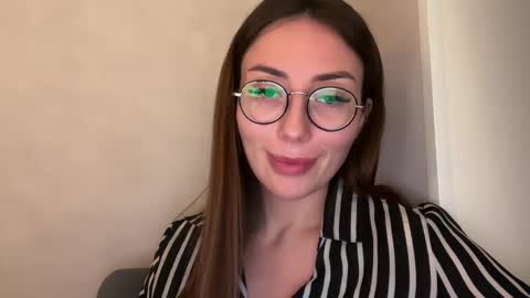 Snapshot of bella_foxxi chatting on 12-04-24, 06:28 bella_foxxi online show from 12-04-24, 06:28