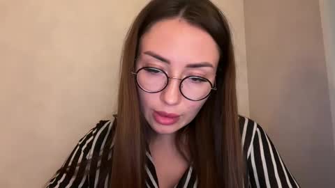 Snapshot of bella_foxxi chatting on 12-13-24, 09:41 bella_foxxi online show from 12-13-24, 09:41