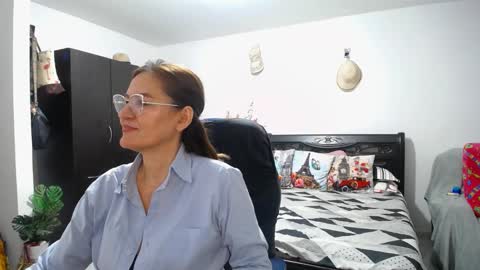 Bella online show from 02-06-25, 04:10