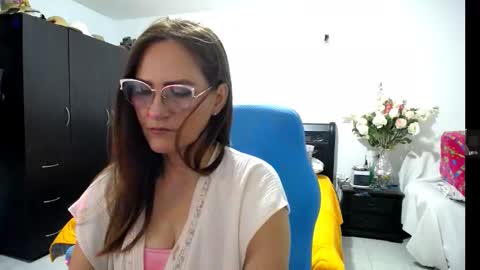 Bella online show from 10-08-25, 11:46