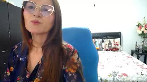 Bella online show from 11-20-25, 12:11