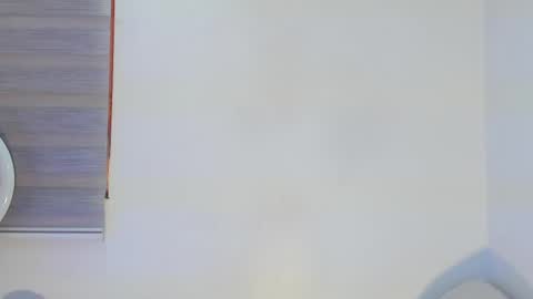 Laura online show from 04-29-26, 06:14