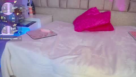 Snapshot of bella_haimi chatting on 05-24-26, 03:55 bella online show from 05-24-26, 03:55