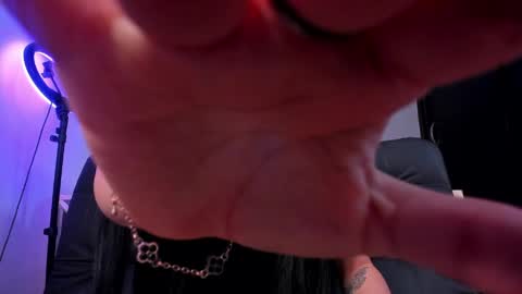 bella_hamilton online show from 05-17-26, 01:47