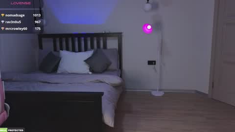 Snapshot of bella_hayes chatting on 03-11-25, 01:05 Bella next stream December 2 at 9pm gmt online show from 03-11-25, 01:05