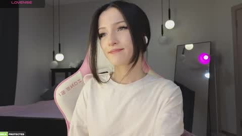 Snapshot of bella_hayes chatting on 09-20-25, 03:29 Bella next stream December 2 at 9pm gmt online show from 09-20-25, 03:29