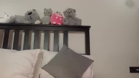 Snapshot of bella_hayes chatting on 11-30-25, 03:54 Bella next stream December 2 at 9pm gmt online show from 11-30-25, 03:54