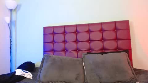 Snapshot of bella_lr chatting on 12-02-25, 03:01 Valentina online show from 12-02-25, 03:01