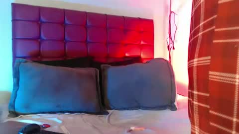 Snapshot of bella_lr chatting on 03-16-26, 12:17 Valentina online show from 03-16-26, 12:17