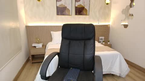 bella_millers online show from 04-01-26, 06:49