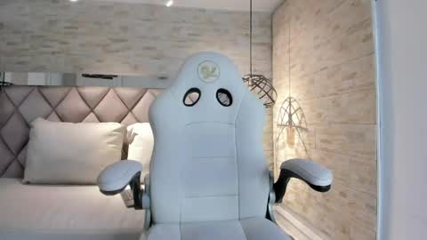 Snapshot of bella_novoa chatting on 03-04-26, 05:13 BELLA online show from 03-04-26, 05:13