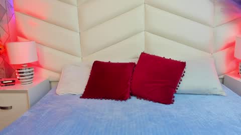 bella_peach_ online show from 03-25-26, 03:12