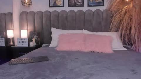 bella_peach_ online show from 04-29-26, 03:21