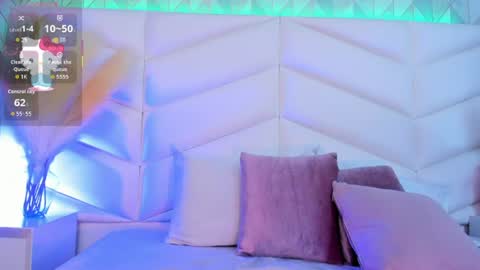 bella_peach_ online show from 07-01-26, 03:41