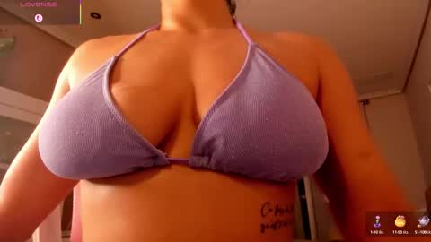 Snapshot of bella_pocahontas3 chatting on 10-11-25, 09:57 bella_pocahontas3 online show from 10-11-25, 09:57