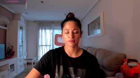 Snapshot of bella_pocahontas3 chatting on 10-12-25, 05:01 bella_pocahontas3 online show from 10-12-25, 05:01