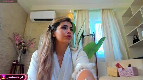 Snapshot of bella_posh chatting on 08-01-26, 06:34 bella_posh online show from 08-01-26, 06:34