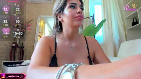 Snapshot of bella_posh chatting on 08-08-26, 06:48 bella_posh online show from 08-08-26, 06:48