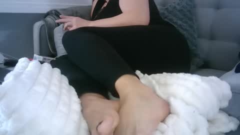 bella_sexy_feet online show from 01-15-25, 03:07