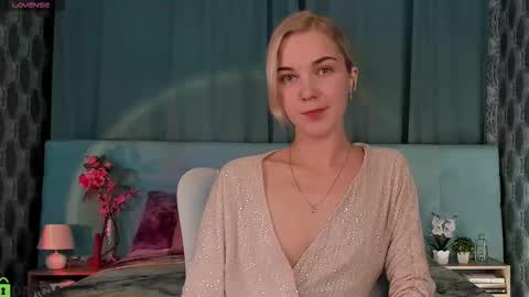 Bella online show from 09-25-25, 12:14