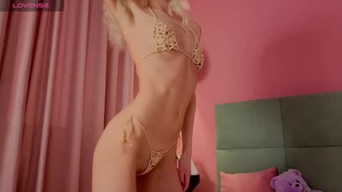 Bella NEW ROOM online show from 04-25-26, 01:19