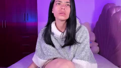 Snapshot of bella_sun_ chatting on 10-25-25, 04:53 Valeria Model Independent online show from 10-25-25, 04:53