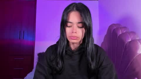 Valeria Model Independent online show from 10-28-25, 05:22