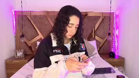 Bella Swwan  online show from 07-11-26, 07:16