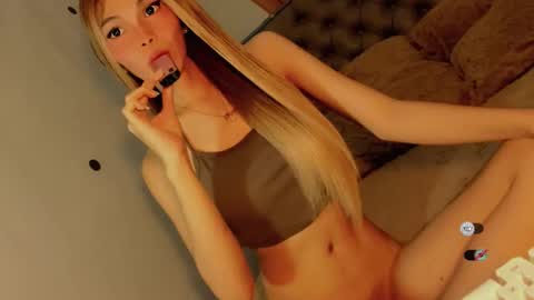 Bella online show from 12-15-25, 03:55