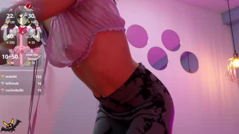 Snapshot of bella_thix chatting on 12-16-24, 05:43 Bella online show from 12-16-24, 05:43