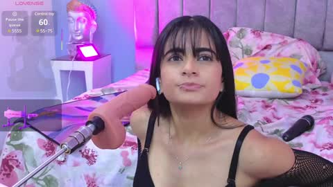 Snapshot of bella_thix chatting on 01-23-25, 10:01 Bella online show from 01-23-25, 10:01