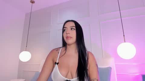 Snapshot of bella_vibes chatting on 03-14-26, 08:25 B E L L A online show from 03-14-26, 08:25