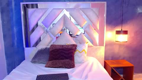 bella_volup online show from 12-03-25, 05:11