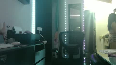 Snapshot of bellabbys8 chatting on 12-04-25, 08:23 bellabbys8 online show from 12-04-25, 08:23