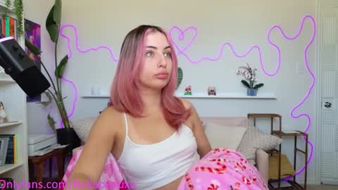 Snapshot of bellabeauu chatting on 03-26-26, 05:51 bella beau online show from 03-26-26, 05:51