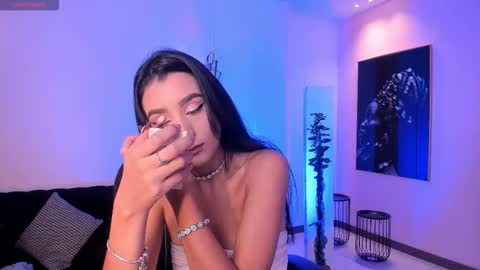  Bella C  online show from 11-14-25, 12:04