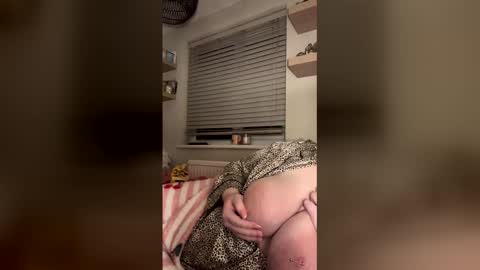 Snapshot of bellacherrybomb chatting on 03-29-26, 09:04 bellacherrybomb online show from 03-29-26, 09:04