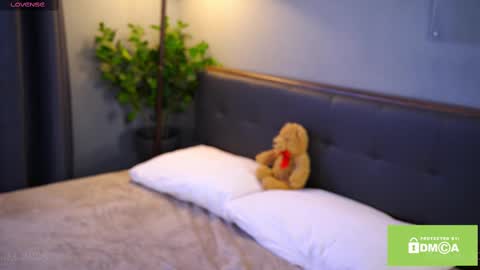 Bella I took a vacation and Ill be back on December 18th So dont lose me To keep in touch I have a TG -  you can find below online show from 03-10-25, 10:26