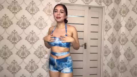 Snapshot of bellacorvin chatting on 07-22-26, 05:32 Bella online show from 07-22-26, 05:32