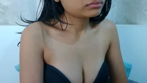 Snapshot of bellacrystall chatting on 02-15-26, 03:03 bellacrystall online show from 02-15-26, 03:03