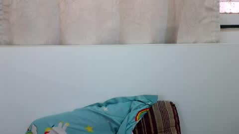 bellacrystall online show from 06-18-26, 06:13