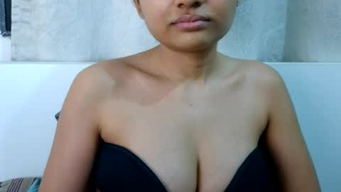 bellacrystall online show from 07-16-26, 02:45