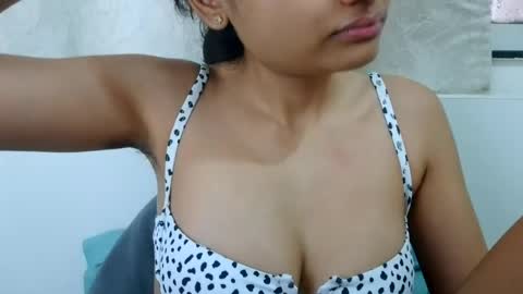 bellacrystall online show from 07-23-26, 11:08